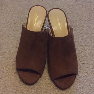 liz claiborne brown mules